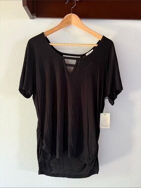 🆕 Glitz Short Sleeve Cutout Tunic with Ruched Sides, Black, Size 1X, Runs Small